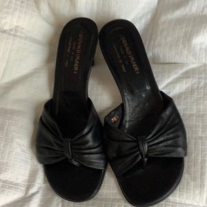 Beautiful Donald Pliner black leather mules, size 7.5 made in Italy